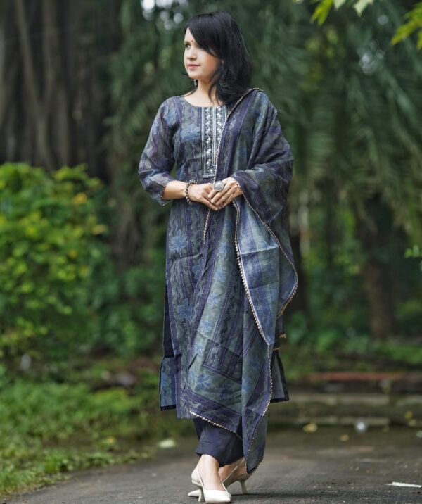 Alvami Women Kurta Set