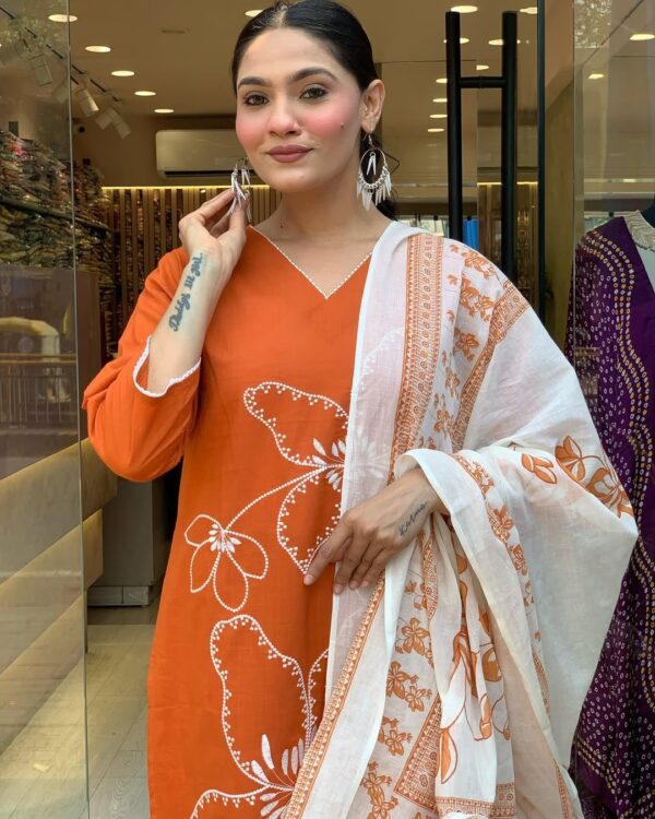 Alvami Women's Viscose Silk Kurta Set
