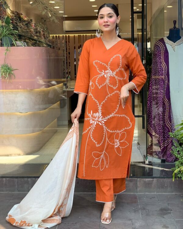Alvami Women's Viscose Silk Kurta Set