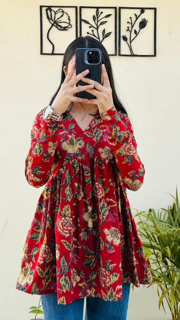 Avayayat Women Rayon Floral Printed Short Kurta | Short Anarkali Kurti for Girls | Women's Casual Sleeveless Printed Top | Tops for Women