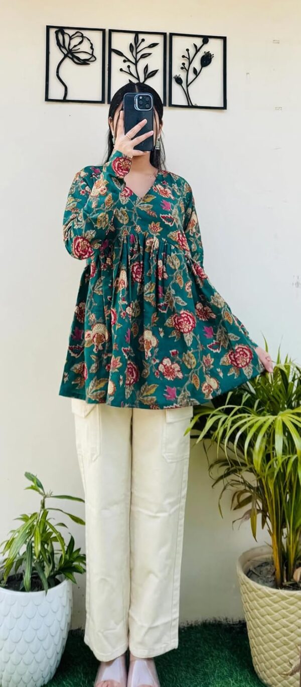 Avayayat Women Rayon Floral Printed Short Kurta | Short Anarkali Kurti for Girls | Women's Casual Sleeveless Printed Top | Tops for Women