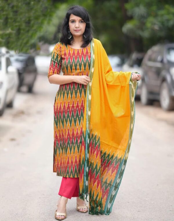 KLOSIA Women Viscose Printed Kurta And Pant With Dupatta Set