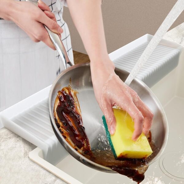MEKQO Sink Anti-Splash Baffle | Countertop Silicone Suction Cup | Splash Guard, Kitchen Water Baffle Plate Splash Guard | Anti-Splatter Board | Flexible Blocking Barrier |...