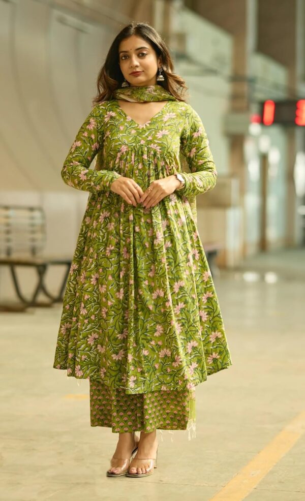 Nermosa Women Printed Anarkali Kurta and Pant Set with Dupatta