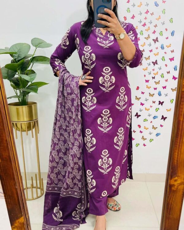 Rangnavi Women's Floral Printed Stright Kurta with Pant & Dupatta Set | Kurta set