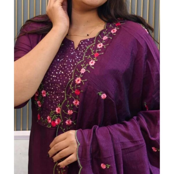 WEALTHY WOMEN Ethnic Embroidery Print V-Neck Kurti with Dupatta for Women – Elegant Vichitra & Crepe Set for Office, Festive